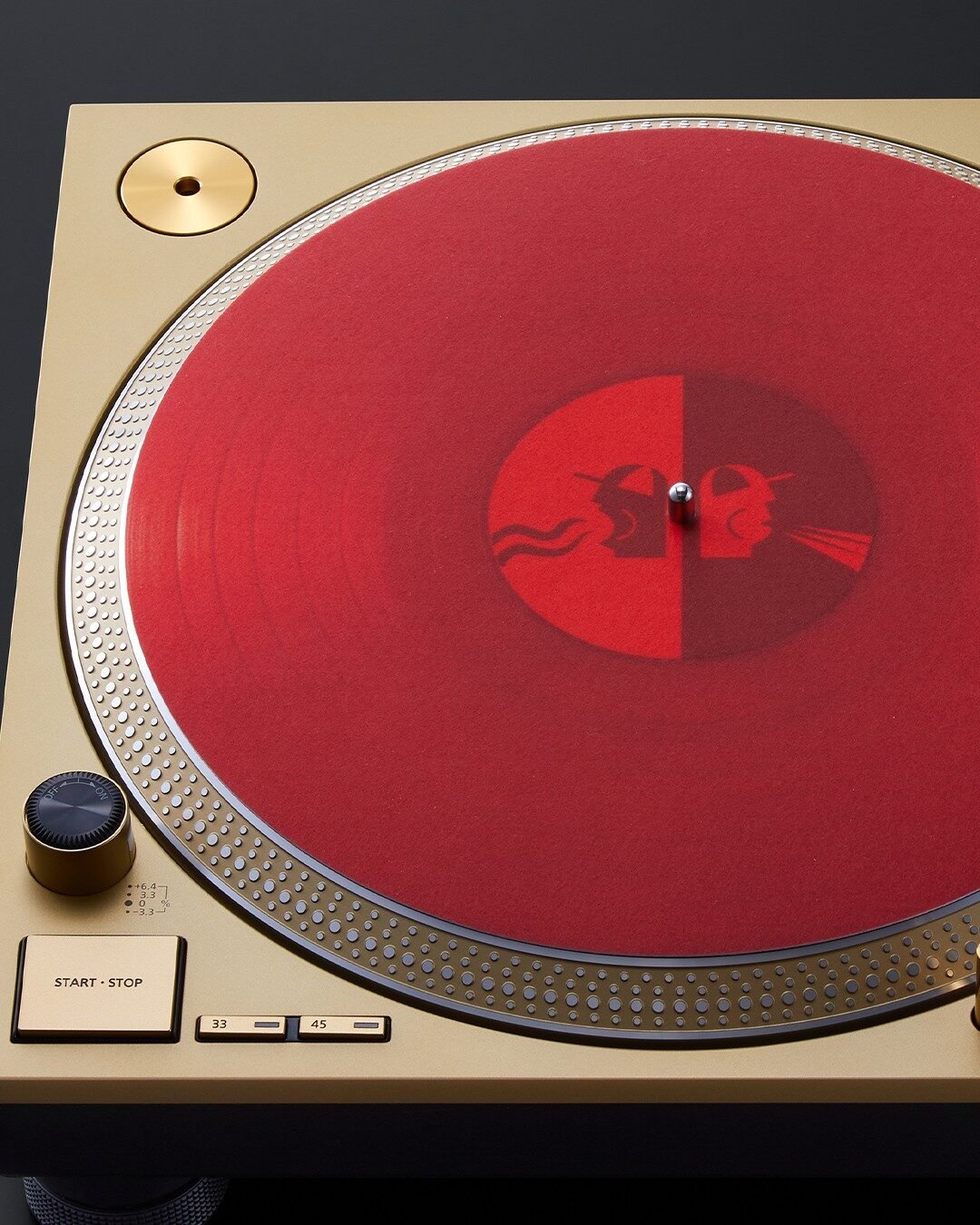 Technics SL-1200 MK7 Gold Edition DMC World 2025: espectacular homenaje a 60 años de historia y 40 años del campeonato 4 Technics SL-1200 MK7 Gold Edition